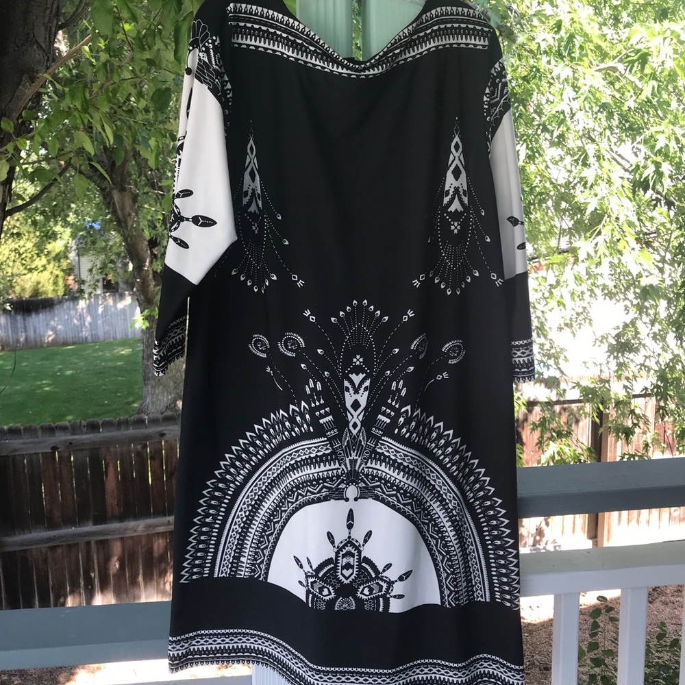 Beautiful black and white dress, 3/4 sleeves